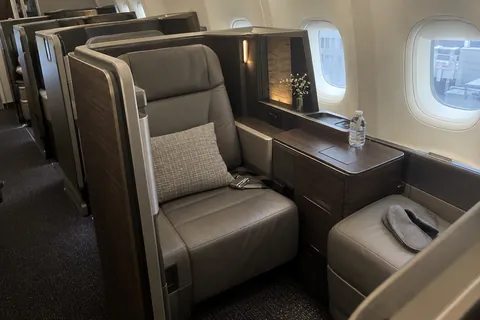 Qatar Airways business class seat